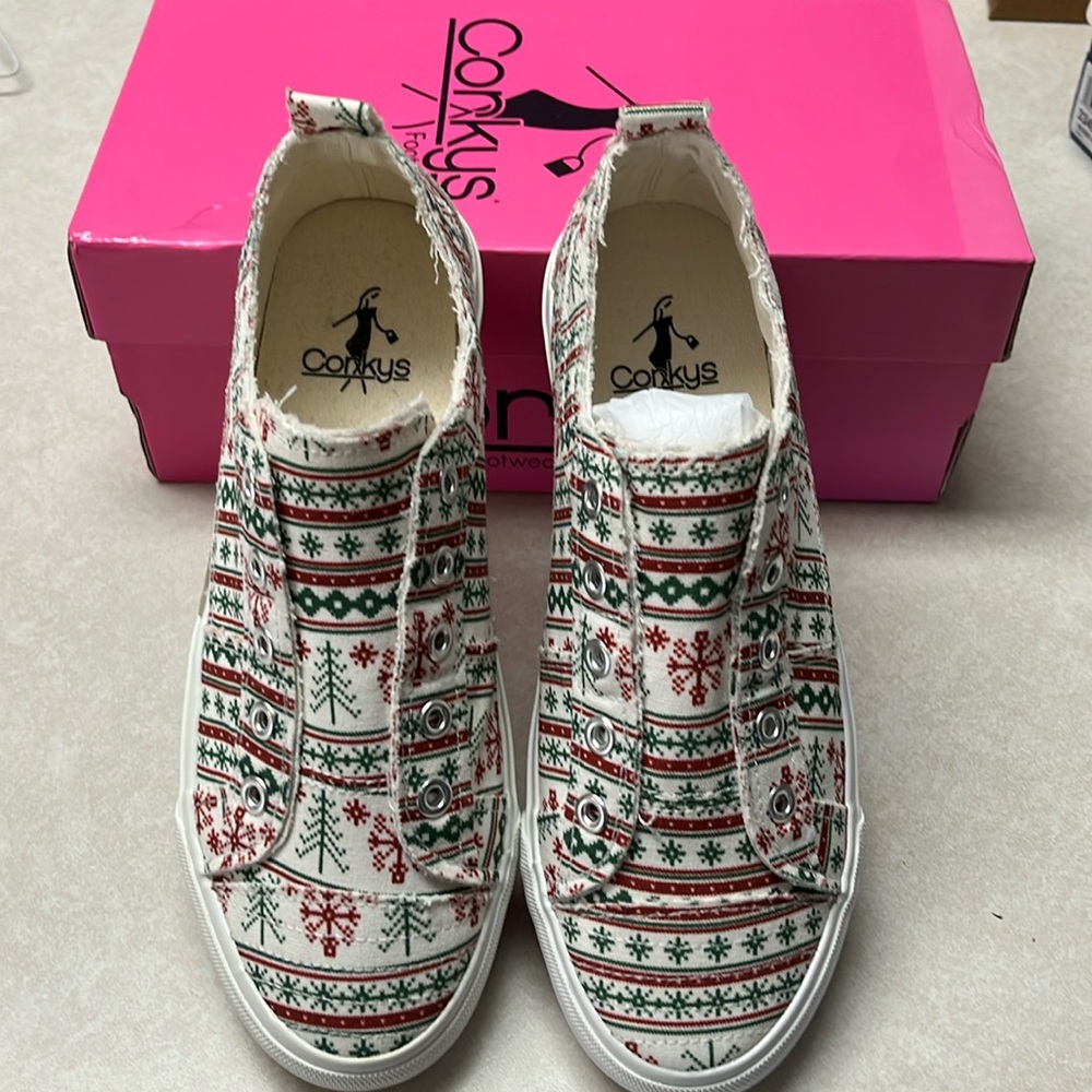 Corky’s women’s size 7 Babalu-Winter Edition Sneakers, Knit Trees